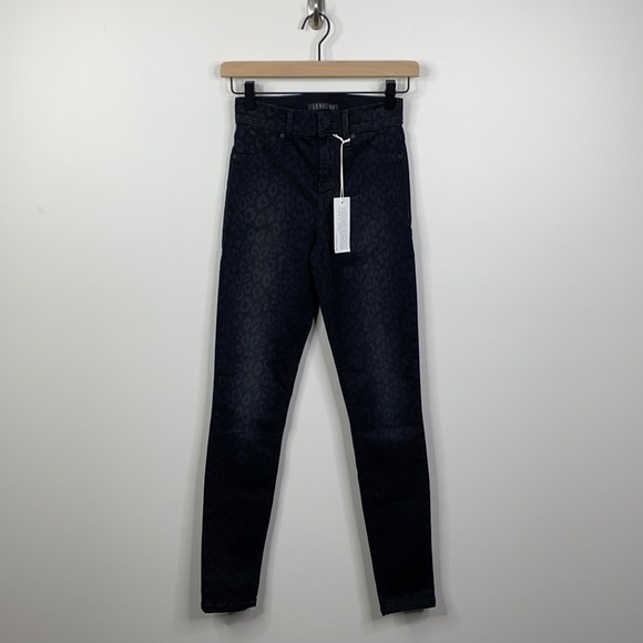 Level 99 NWT Black Leopard Ultra High Rise Skinny Jeans Women's Size 25 - Picture 1 of 9